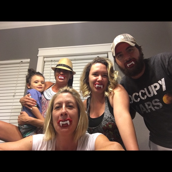 Meet your Posher, Tara - Picture 3 of 3